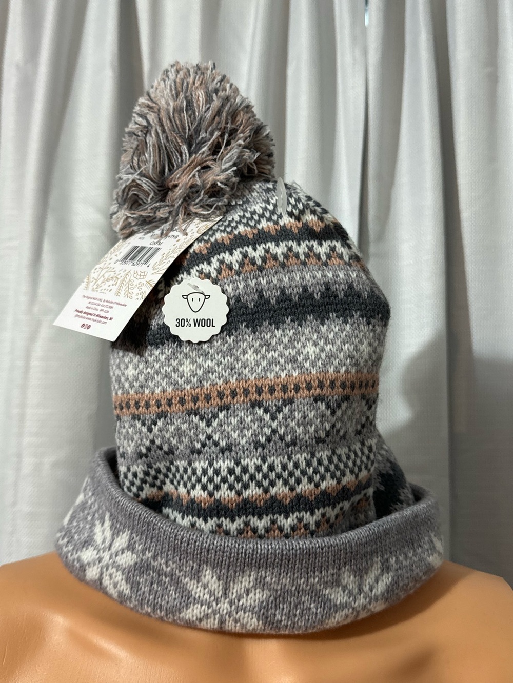 Great MukLuks print women one size Pom Pom warm cozy hat new